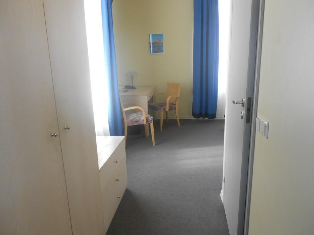 Alex Hotel Kohtla-Järve 部屋 写真